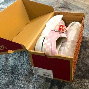 BRAND NEW pink checkered Vans